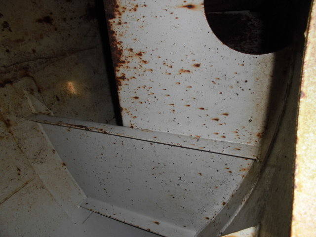 いすゞエルフバキュームカー小型（2t・3t）[写真07]