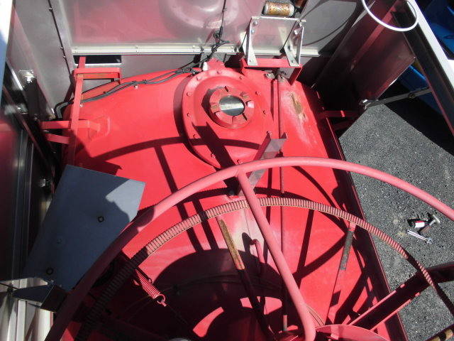 いすゞエルフバキュームカー小型（2t・3t）[写真09]