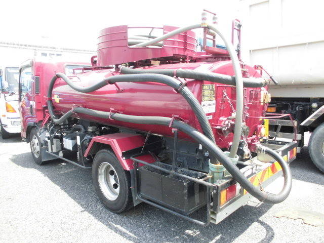 いすゞエルフバキュームカー小型（2t・3t）[写真02]