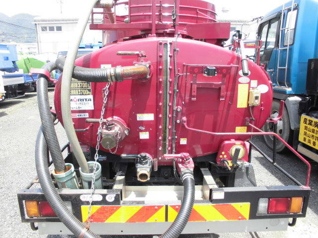 いすゞエルフバキュームカー小型（2t・3t）[写真04]