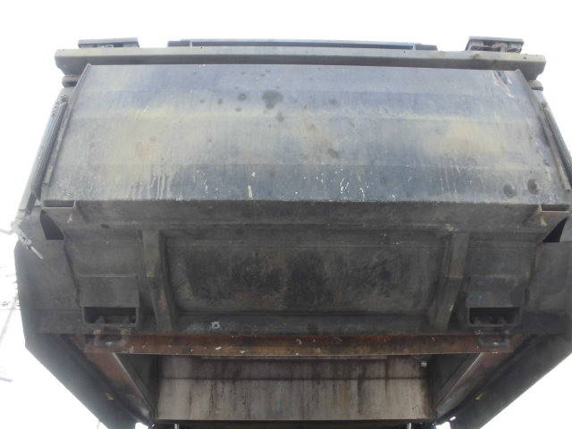 UDトラックスコンドルパッカー車（塵芥車）中型（4t）[写真11]