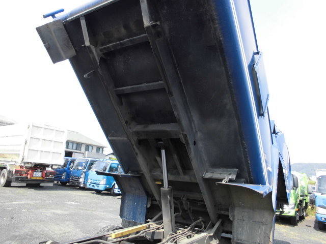 UDトラックスコンドルパッカー車（塵芥車）中型（4t）[写真16]