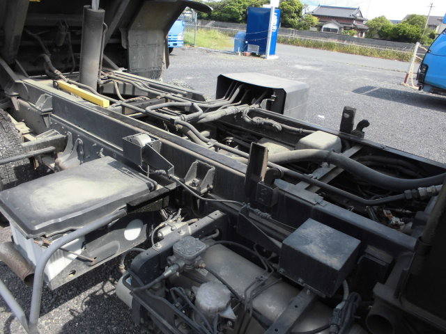 UDトラックスコンドルパッカー車（塵芥車）中型（4t）[写真25]