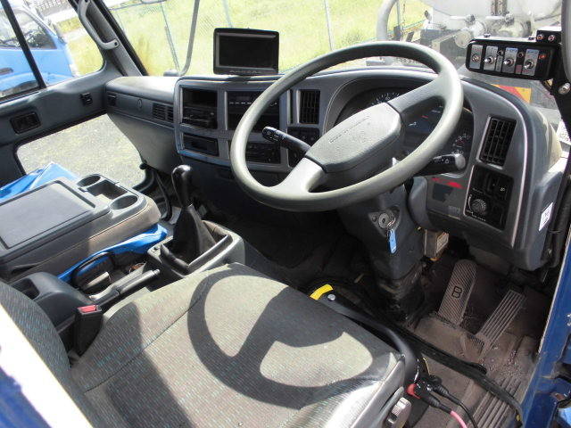 UDトラックスコンドルパッカー車（塵芥車）中型（4t）[写真30]