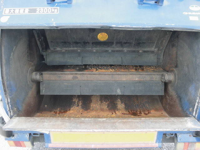 UDトラックスコンドルパッカー車（塵芥車）中型（4t）[写真05]