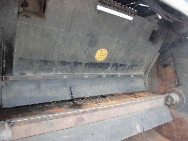 UDトラックスコンドルパッカー車（塵芥車）中型（4t）[写真06]