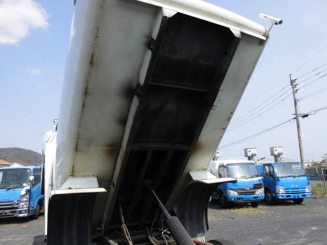 三菱ふそうファイターパッカー車（塵芥車）中型（4t）[写真10]