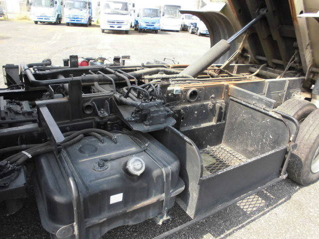 三菱ふそうファイターパッカー車（塵芥車）中型（4t）[写真16]