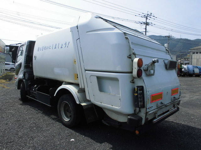 三菱ふそうファイターパッカー車（塵芥車）中型（4t）[写真02]