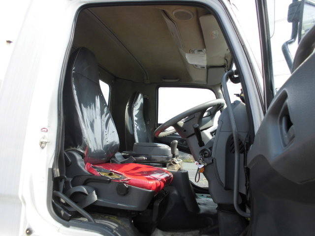 三菱ふそうファイターパッカー車（塵芥車）中型（4t）[写真24]