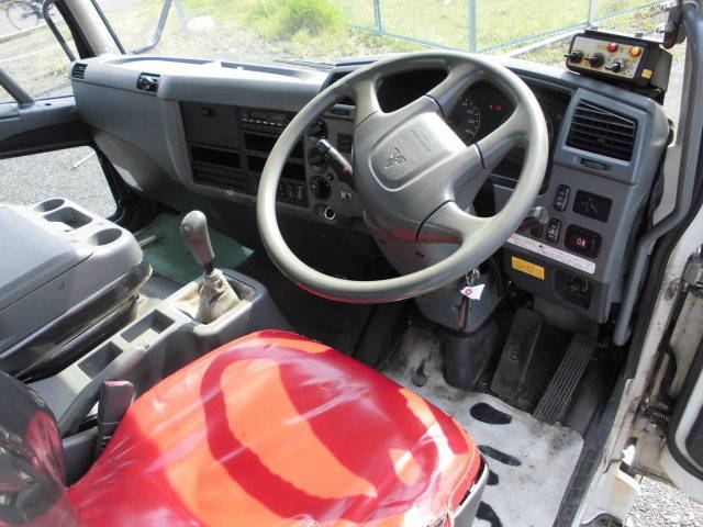 三菱ふそうファイターパッカー車（塵芥車）中型（4t）[写真25]