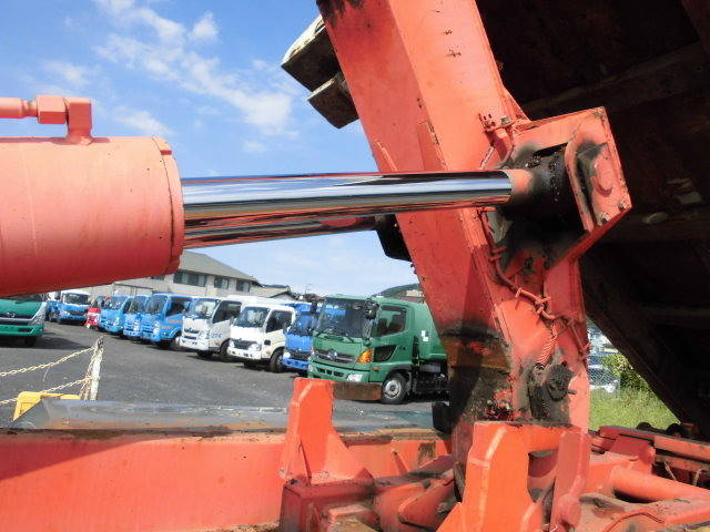 三菱ふそうスーパーグレートコンテナ専用車大型（10t）[写真16]