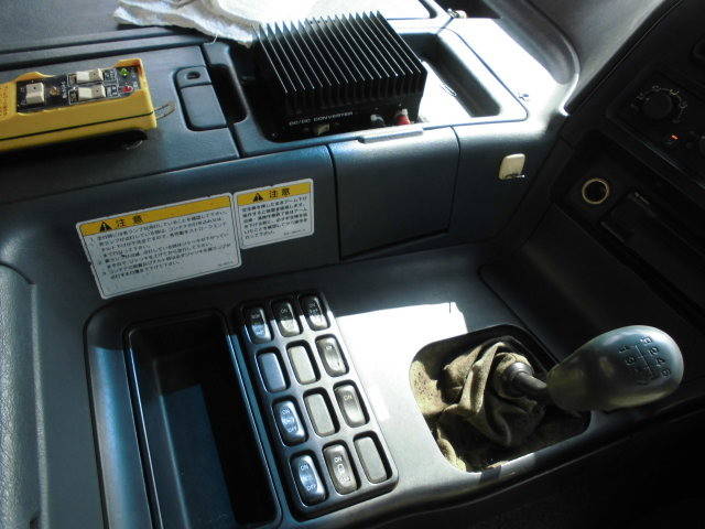 三菱ふそうスーパーグレートコンテナ専用車大型（10t）[写真33]