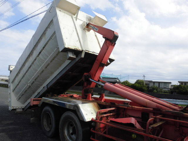 三菱ふそうスーパーグレートコンテナ専用車大型（10t）[写真04]