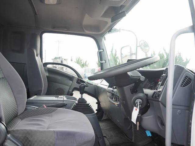 いすゞフォワードセーフティローダー中型（4t）[写真29]