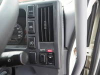 いすゞフォワードセーフティローダー中型（4t）[写真36]