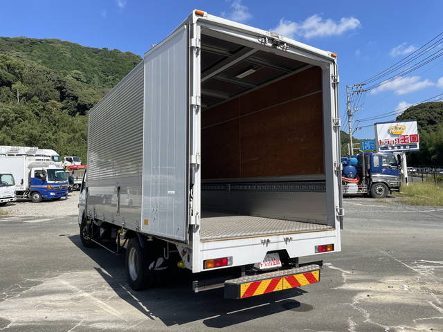 三菱ふそうキャンターアルミウイング小型（2t・3t）[写真12]