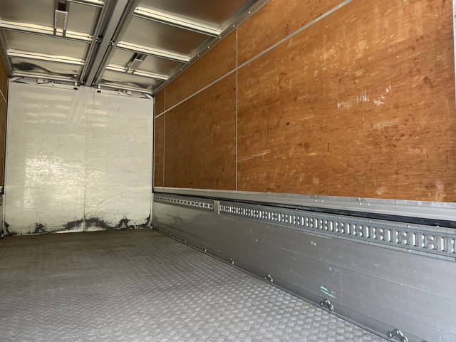 三菱ふそうキャンターアルミウイング小型（2t・3t）[写真13]