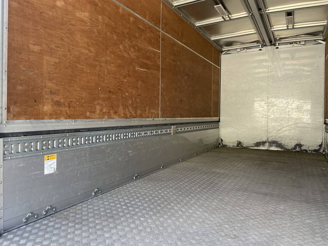 三菱ふそうキャンターアルミウイング小型（2t・3t）[写真14]