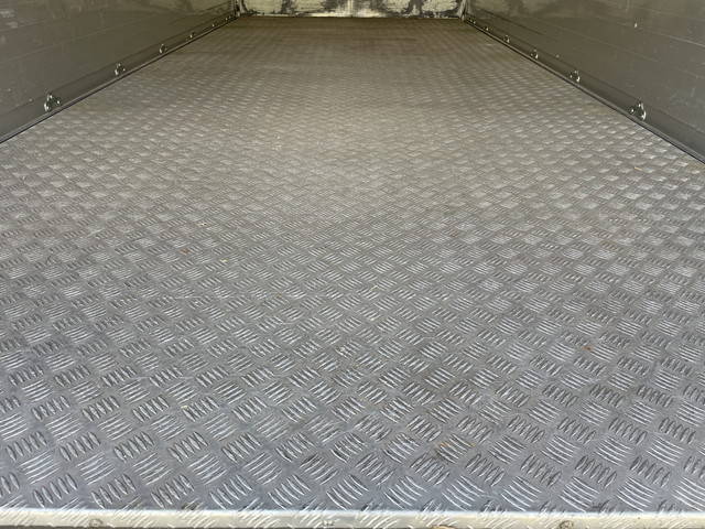 三菱ふそうキャンターアルミウイング小型（2t・3t）[写真15]