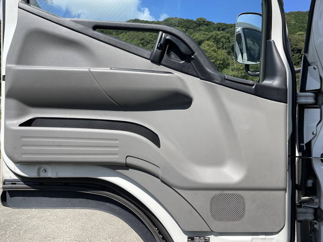 三菱ふそうキャンターアルミウイング小型（2t・3t）[写真28]