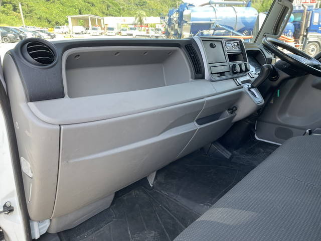 三菱ふそうキャンターアルミウイング小型（2t・3t）[写真32]