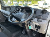 三菱ふそうキャンターアルミウイング小型（2t・3t）[写真33]