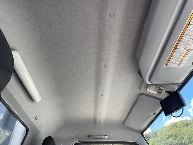 三菱ふそうキャンターアルミウイング小型（2t・3t）[写真34]
