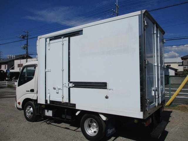 日野デュトロ冷凍車（冷蔵車）小型（2t・3t）[写真02]