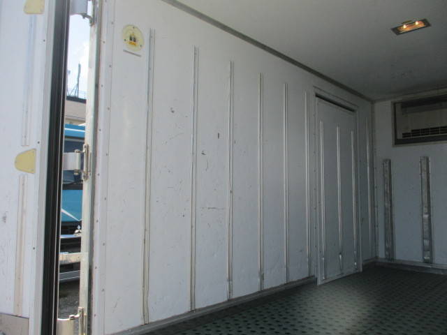 日野デュトロ冷凍車（冷蔵車）小型（2t・3t）[写真20]