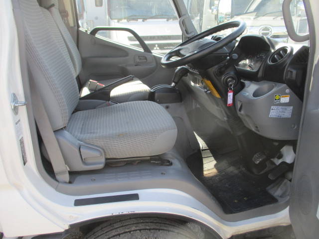 日野デュトロ冷凍車（冷蔵車）小型（2t・3t）[写真22]