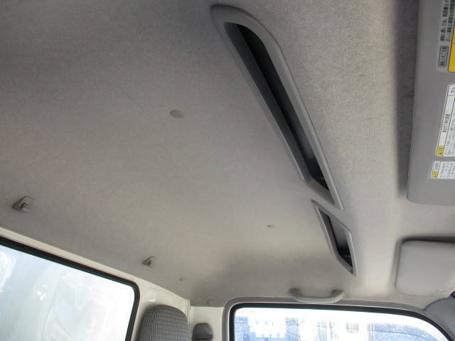 日野デュトロ冷凍車（冷蔵車）小型（2t・3t）[写真25]