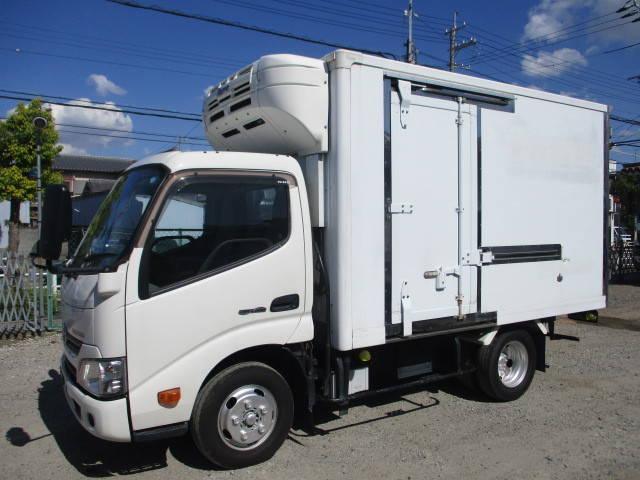 日野デュトロ冷凍車（冷蔵車）小型（2t・3t）[写真03]