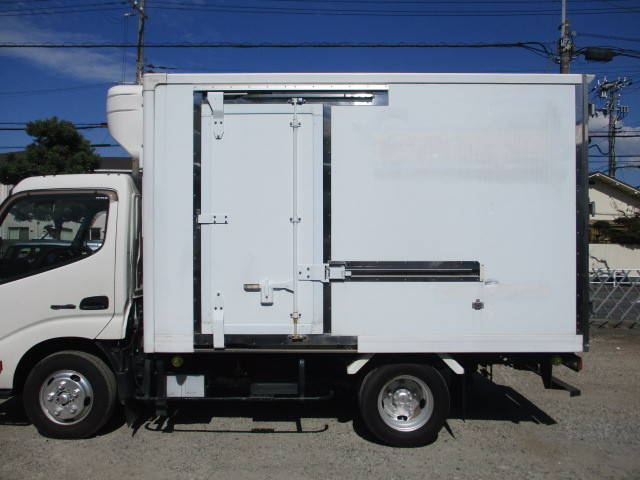 日野デュトロ冷凍車（冷蔵車）小型（2t・3t）[写真06]