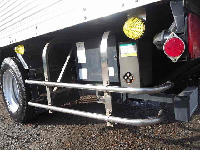 いすゞエルフアルミバン小型（2t・3t）[写真16]