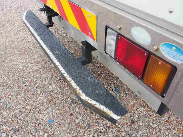 いすゞエルフパネルバン小型（2t・3t）[写真18]