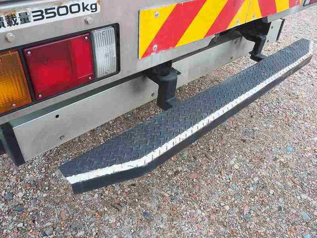 いすゞエルフパネルバン小型（2t・3t）[写真19]