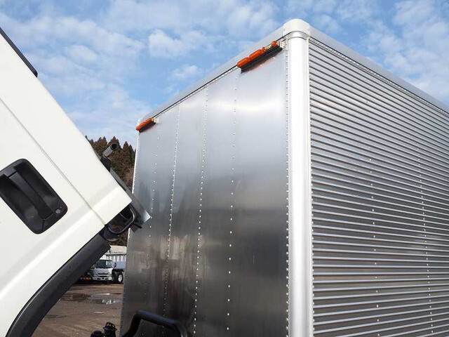 いすゞエルフアルミバン小型（2t・3t）[写真31]