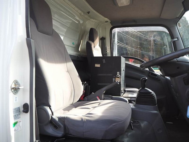 いすゞエルフアルミバン小型（2t・3t）[写真35]