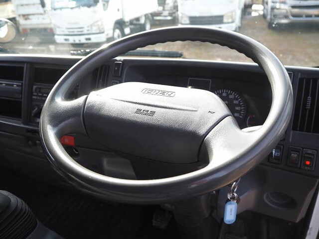 いすゞエルフアルミバン小型（2t・3t）[写真37]