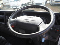 いすゞエルフアルミバン小型（2t・3t）[写真38]