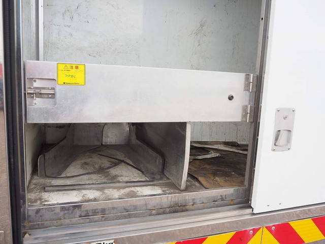 いすゞエルフパネルバン小型（2t・3t）[写真08]