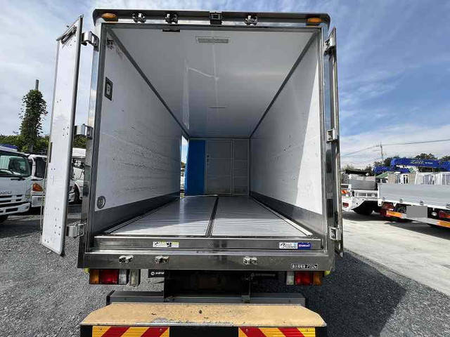 いすゞエルフ保冷バン小型（2t・3t）[写真11]