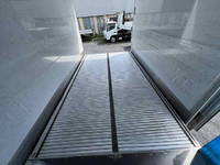 いすゞエルフ保冷バン小型（2t・3t）[写真16]