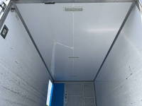 いすゞエルフ保冷バン小型（2t・3t）[写真17]