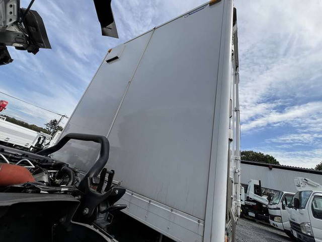 いすゞエルフ保冷バン小型（2t・3t）[写真30]