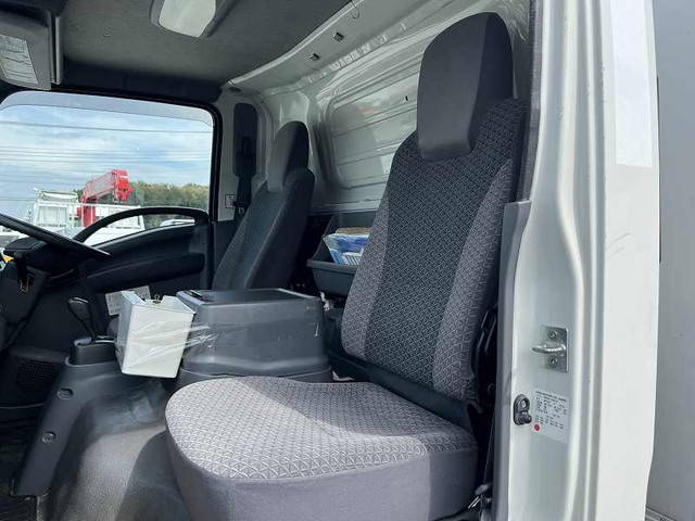 いすゞエルフ保冷バン小型（2t・3t）[写真32]