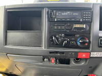 いすゞエルフ保冷バン小型（2t・3t）[写真38]