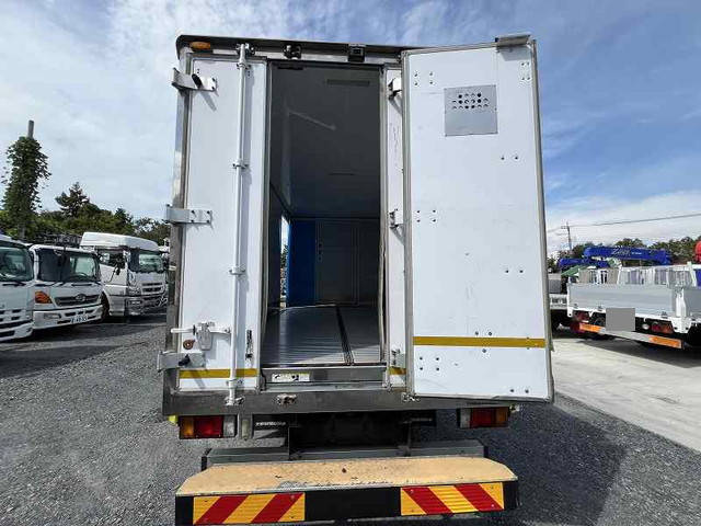 いすゞエルフ保冷バン小型（2t・3t）[写真09]