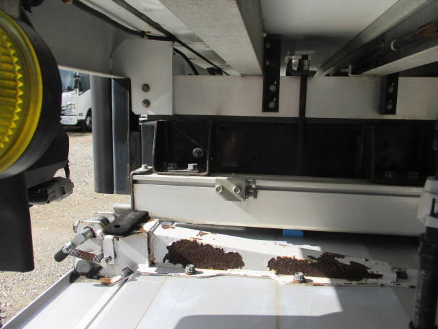 日野レンジャー冷凍車（冷蔵車）中型（4t）[写真22]